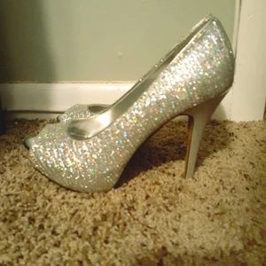 Silver sparkle heel